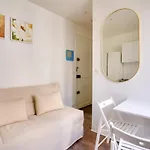 Cosy Near The Eiffel Tower