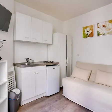 Апартаменты Cosy Near The Eiffel Tower *