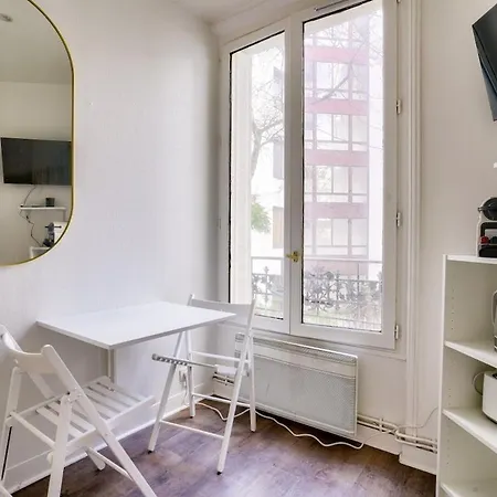 Cosy Near The Eiffel Tower *