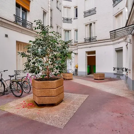 Cosy Near The Eiffel Tower