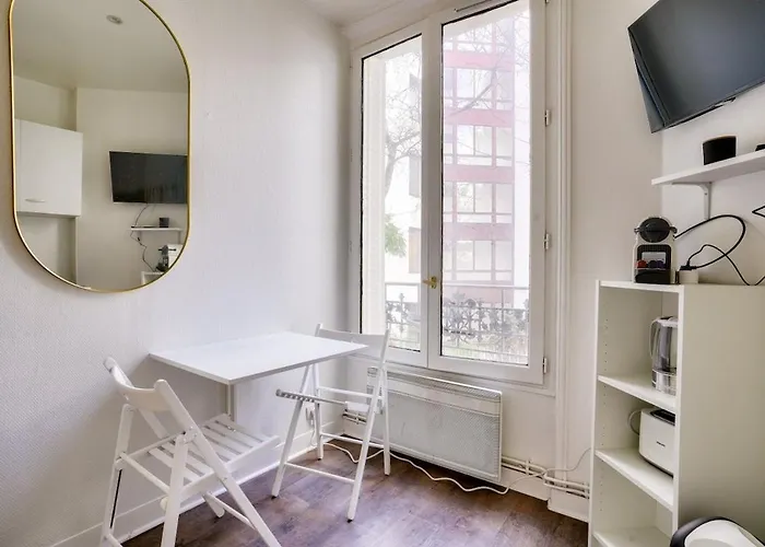 Cosy Near The Eiffel Tower *