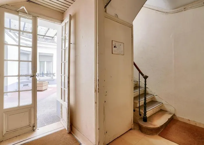 Cosy Near The Eiffel Tower *